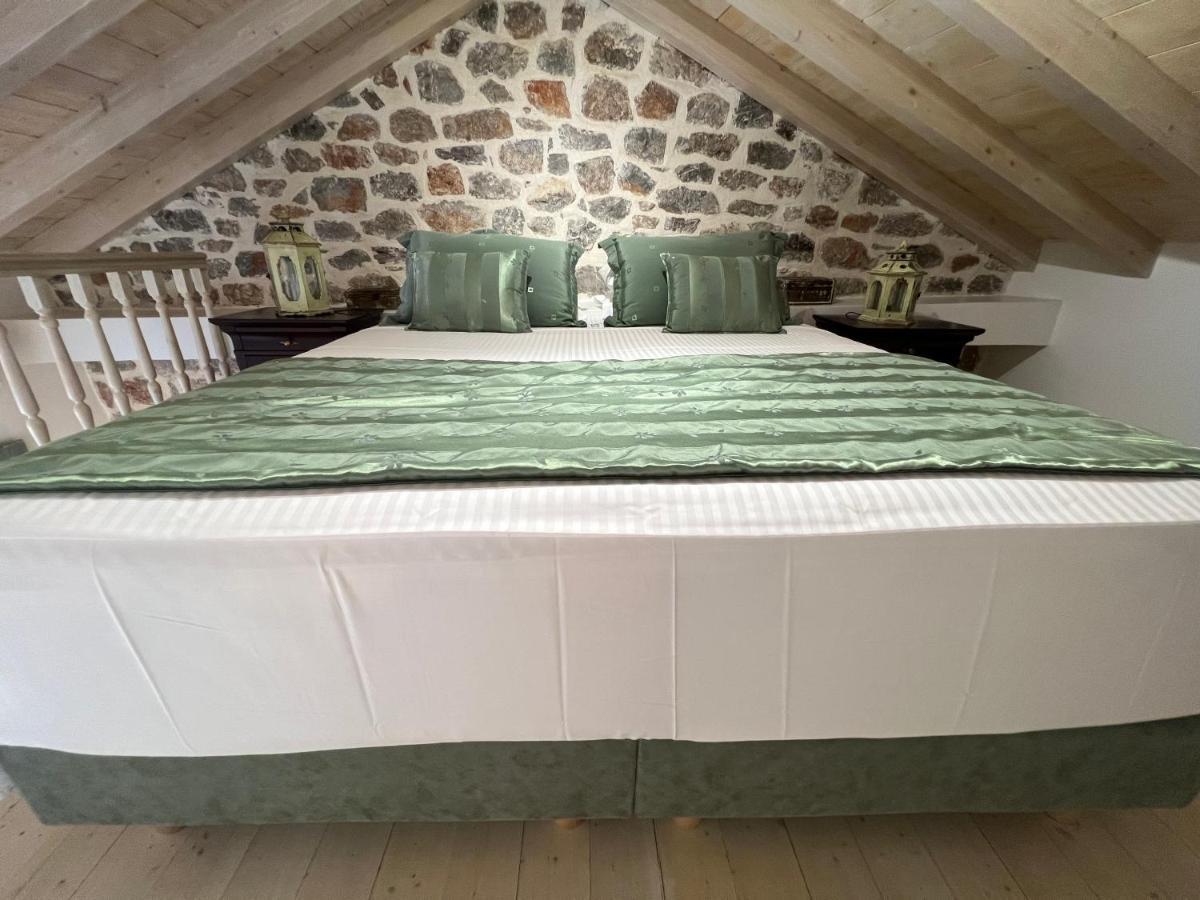 PortaDelMare deluxe suites Hydra  Exterior foto