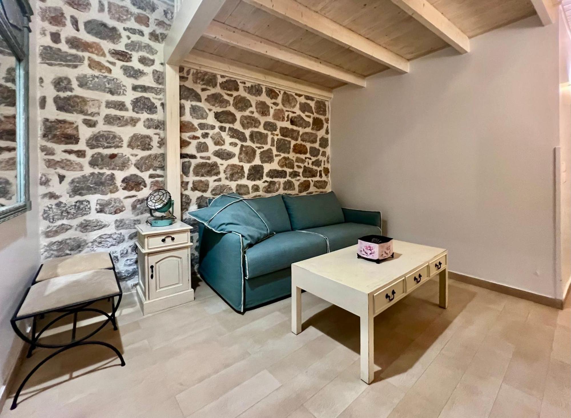 PortaDelMare deluxe suites Hydra  Exterior foto